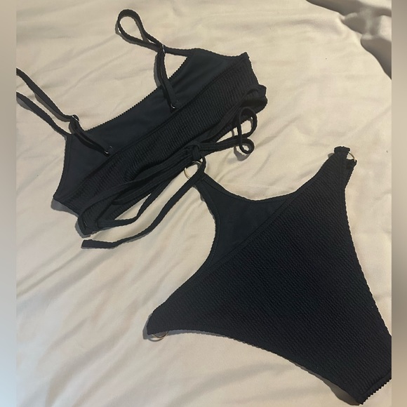 Flatter Me ring linked cut out one piece - Picture 10 of 15